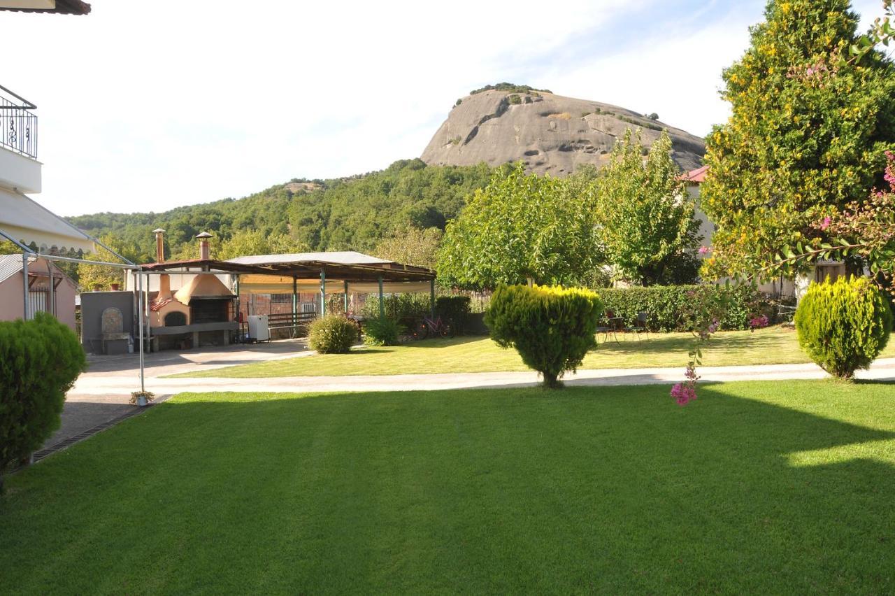 The Other Side Of Meteora With Lush Garden, Bbq & Pavillion Kalambaka Exterior foto