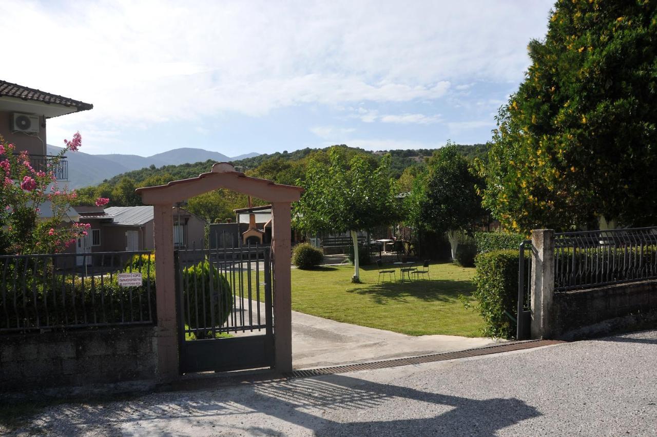 The Other Side Of Meteora With Lush Garden, Bbq & Pavillion Kalambaka Exterior foto
