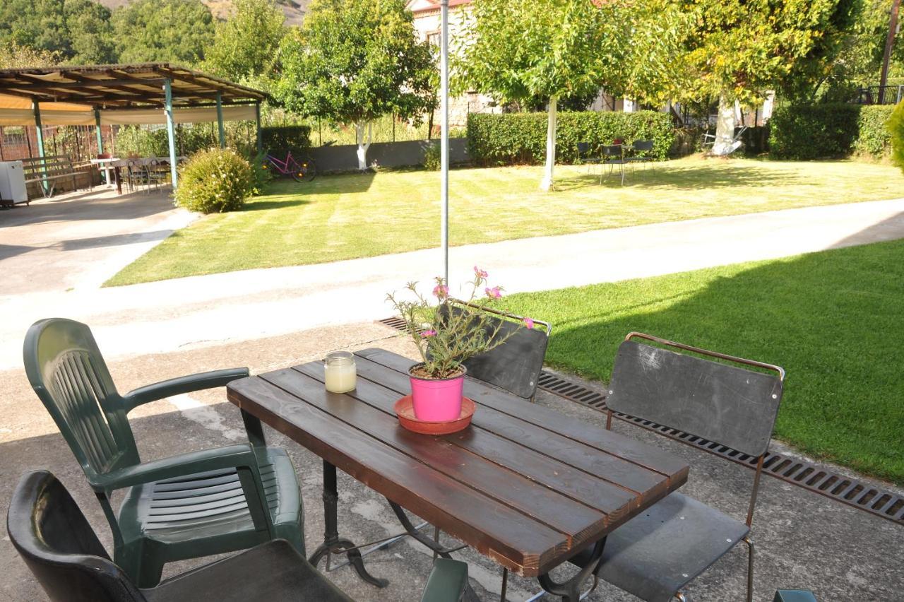 The Other Side Of Meteora With Lush Garden, Bbq & Pavillion Kalambaka Exterior foto