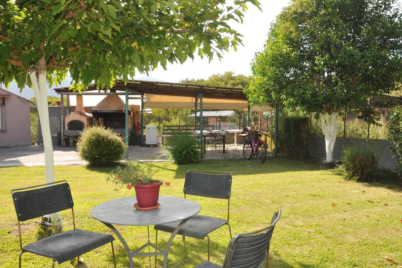 The Other Side Of Meteora With Lush Garden, Bbq & Pavillion Kalambaka Exterior foto